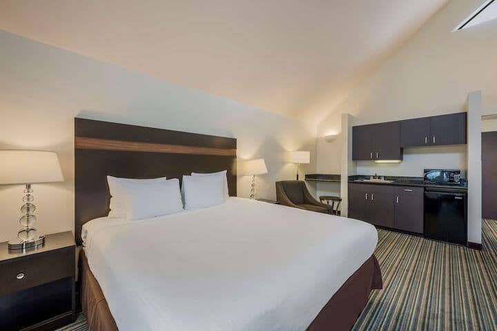 Room 10 of 40