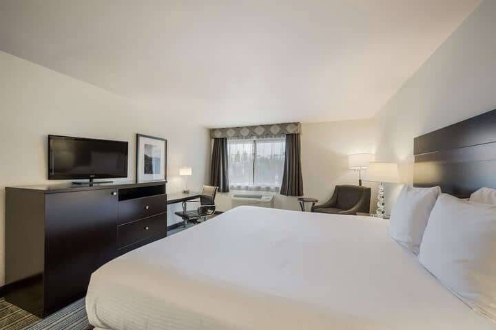 Room 9 of 40
