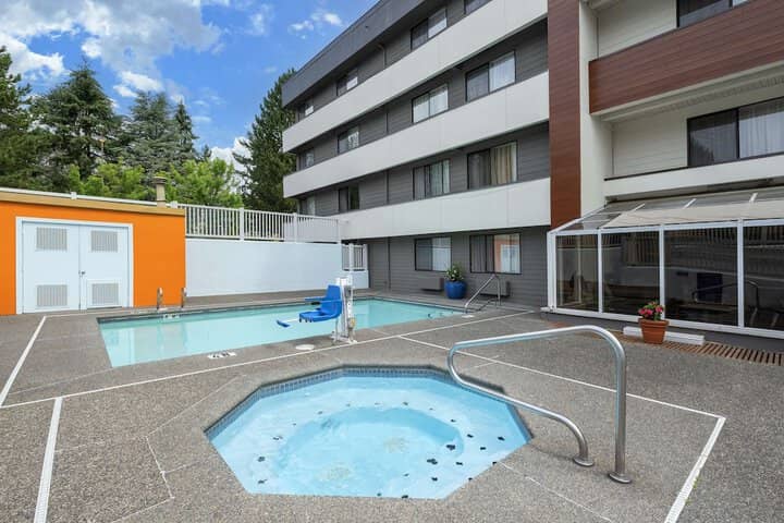 Pool 33 of 40