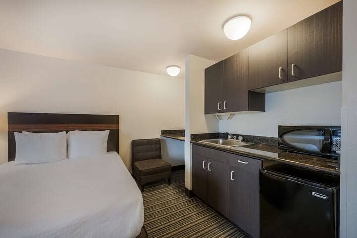 Room 12 of 40