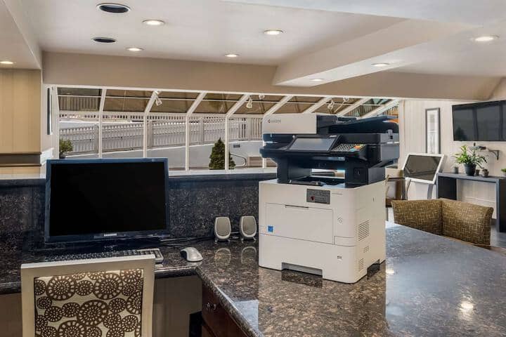 Business Center 39 of 40